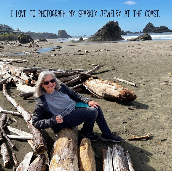 Handcrafted ring made with light sapphire Swarovski crystal size adjustable - Picture 6 of 6